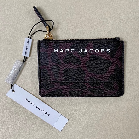 Marc Jacobs Handbags - Marc Jacobs Top Zip Wallet Keychain NWT